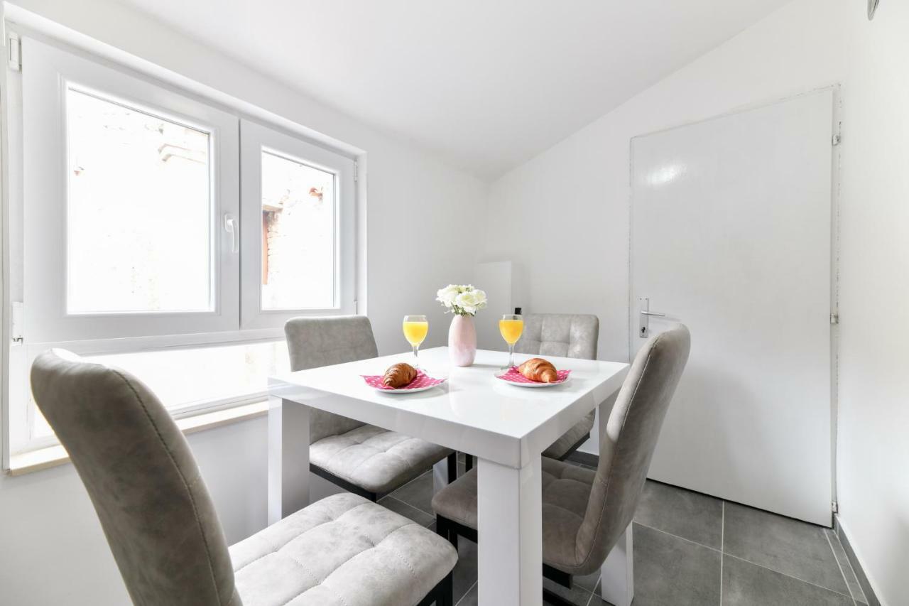 Grey Apartment Old Town Zadar Ngoại thất bức ảnh