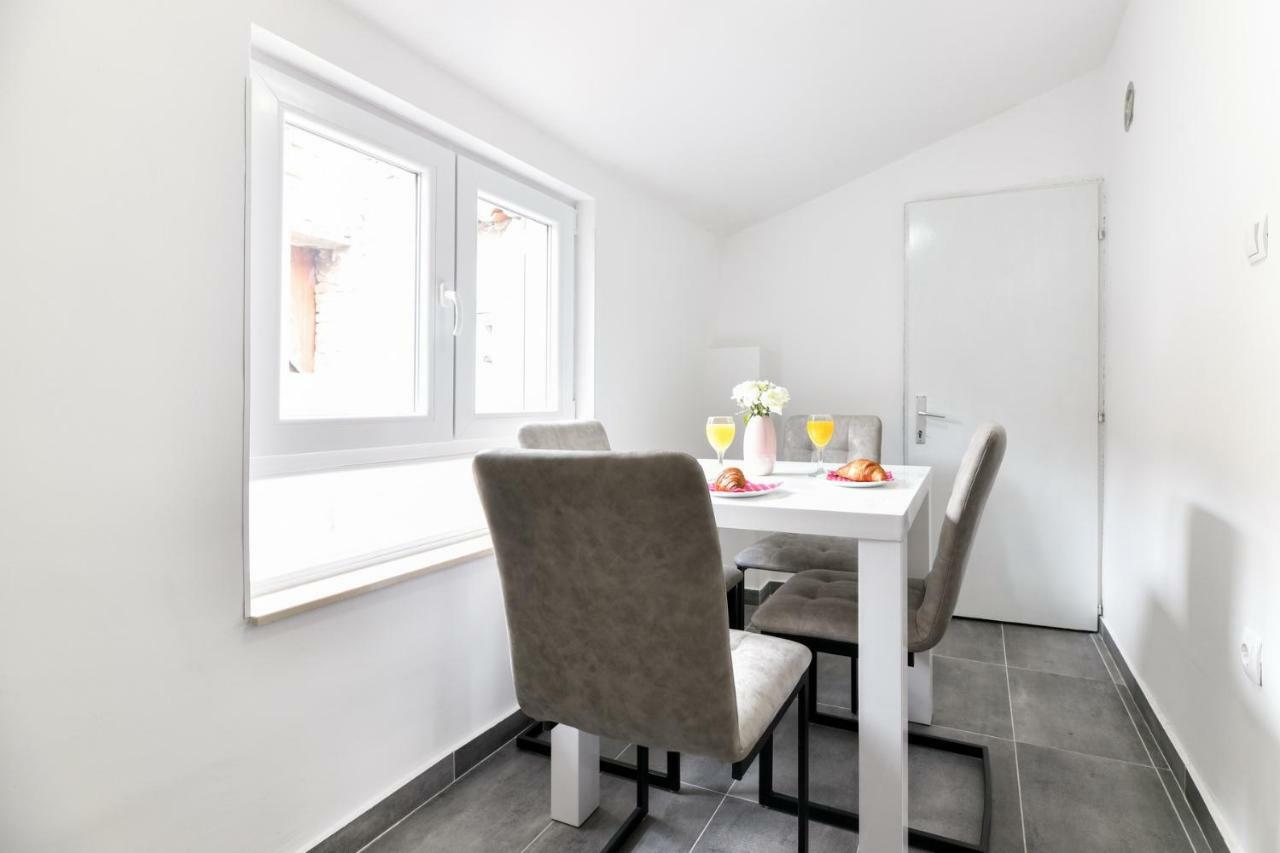 Grey Apartment Old Town Zadar Ngoại thất bức ảnh